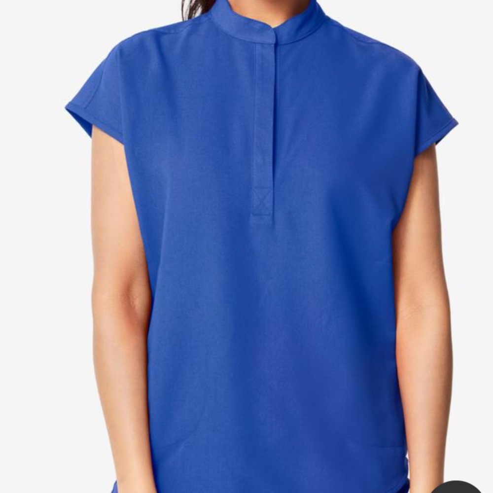 FIGS scrub top